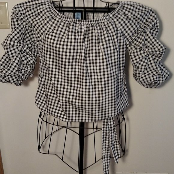 CeCe Tops - CeCe black & white gingham top with 3/4 ruched sleeves, size XS, EXCELLENT COND.